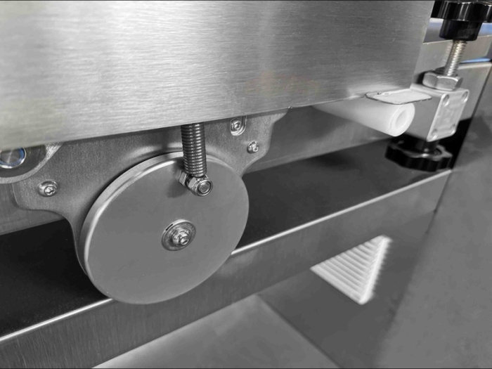 Automatic Croissant Moulding Rolling Machine - Image 4