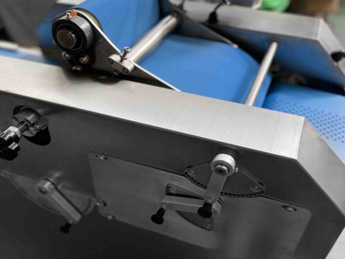Automatic Croissant Moulding Rolling Machine - Image 5